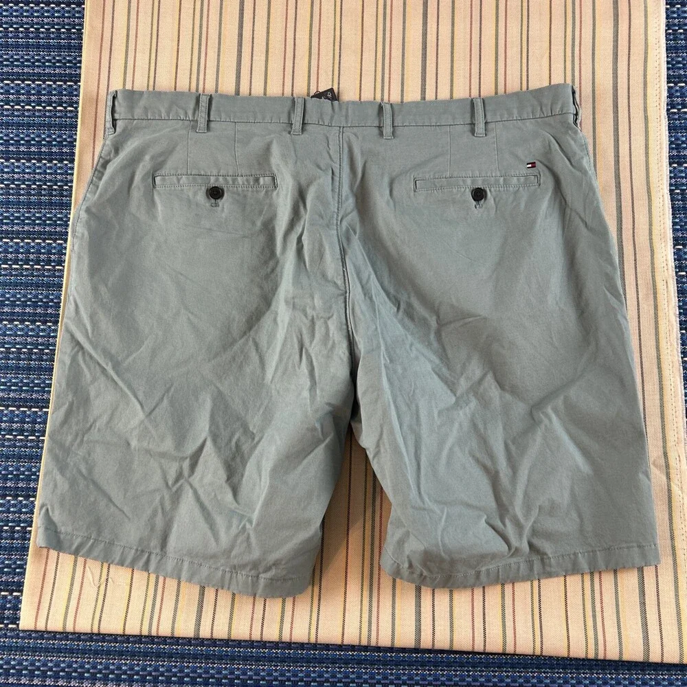 Tommy Hilfiger Shorts Mens ACTUAL 42x9 Aqua Green NEW Chino Flat Front #7765